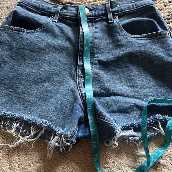 Super High Waisted Dark Wash Mom Jean Shorts Shortie size 4 - Picture 9 of 12